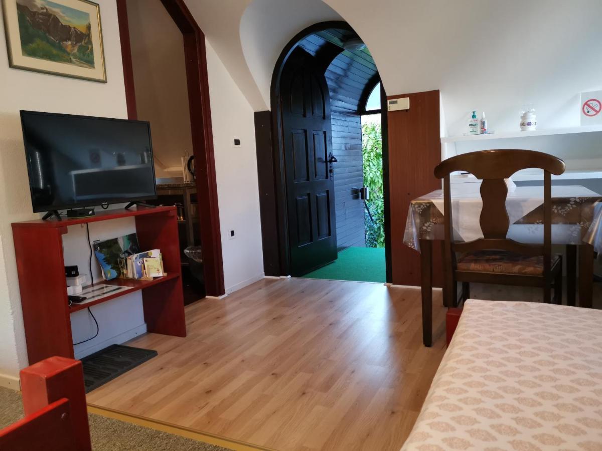 Apartmaji Mak Jesenice Eksteriør billede