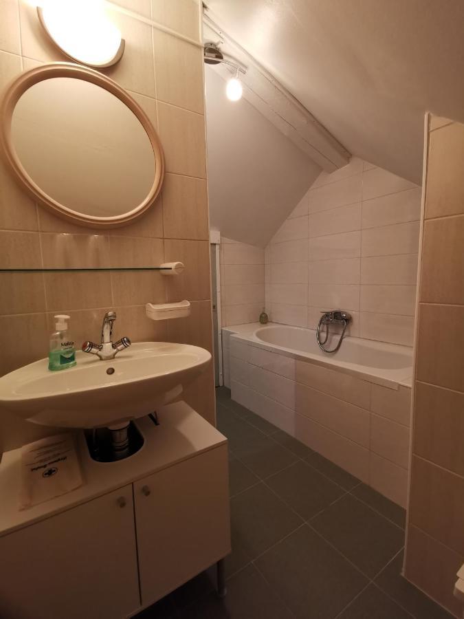 Apartmaji Mak Jesenice Eksteriør billede